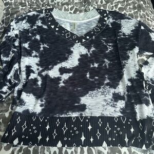 Cubism lightweight sweater sz LG